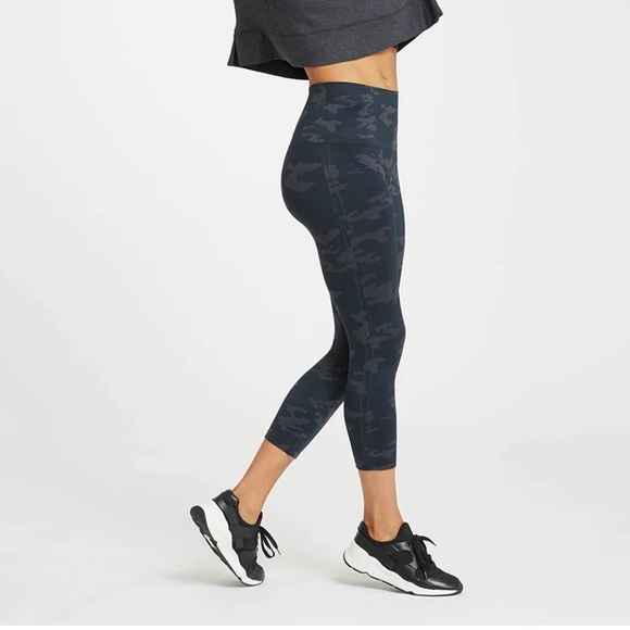SPANX Look at Me Now Seamless Cropped Leggings S - Picture 4 of 11